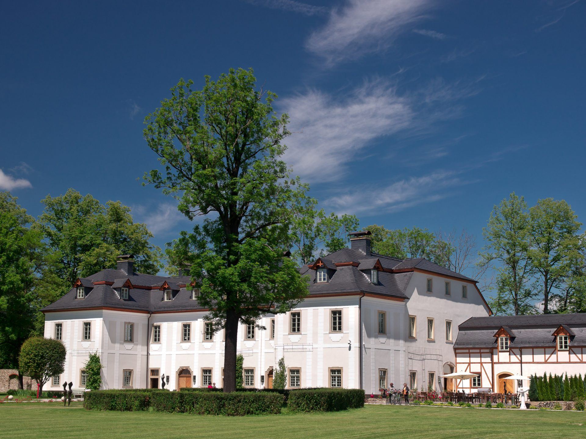 Außenansicht vom Schloss Wernersdorf
