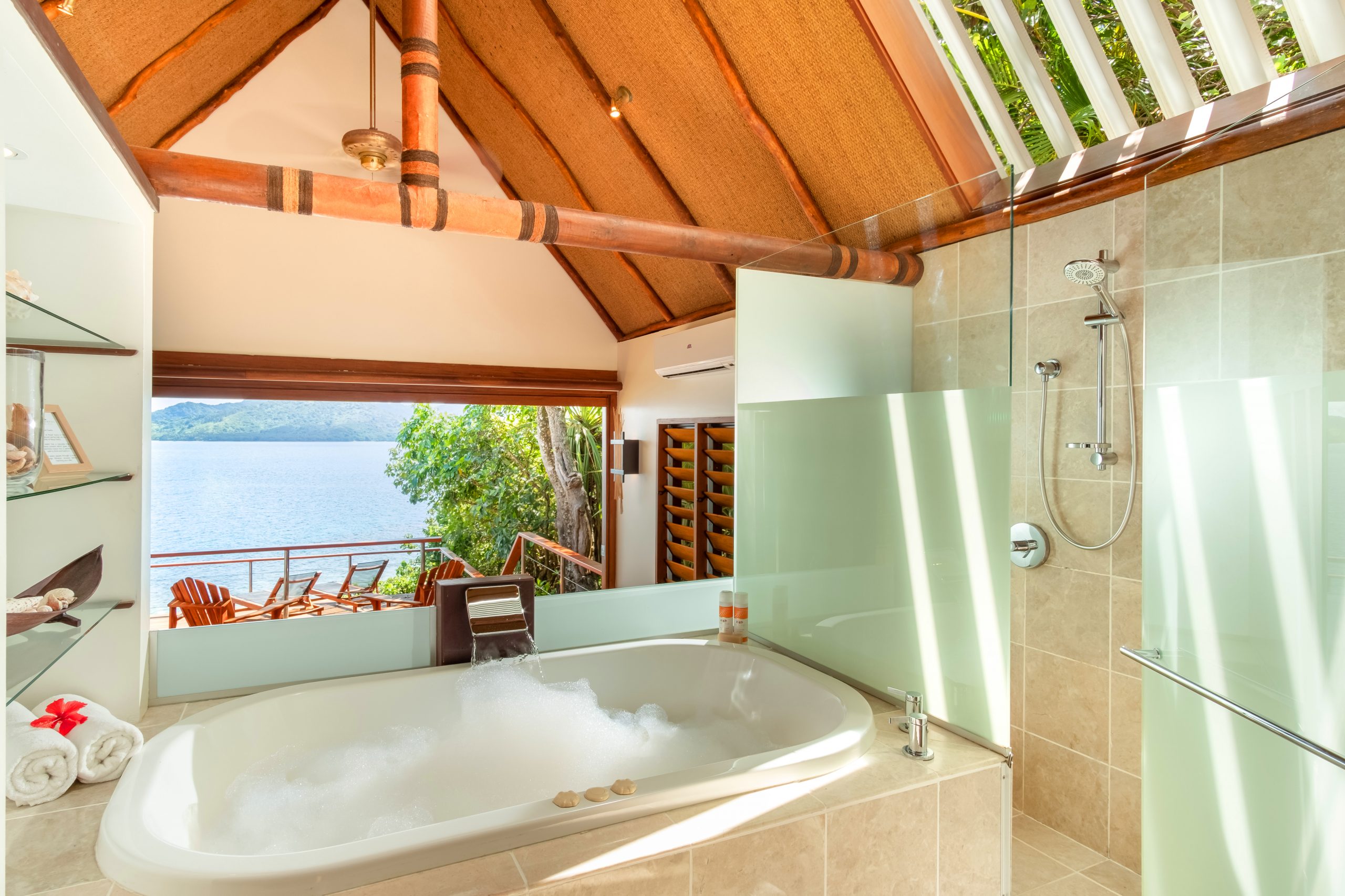 Royal Davui Island Resort - Bathroom