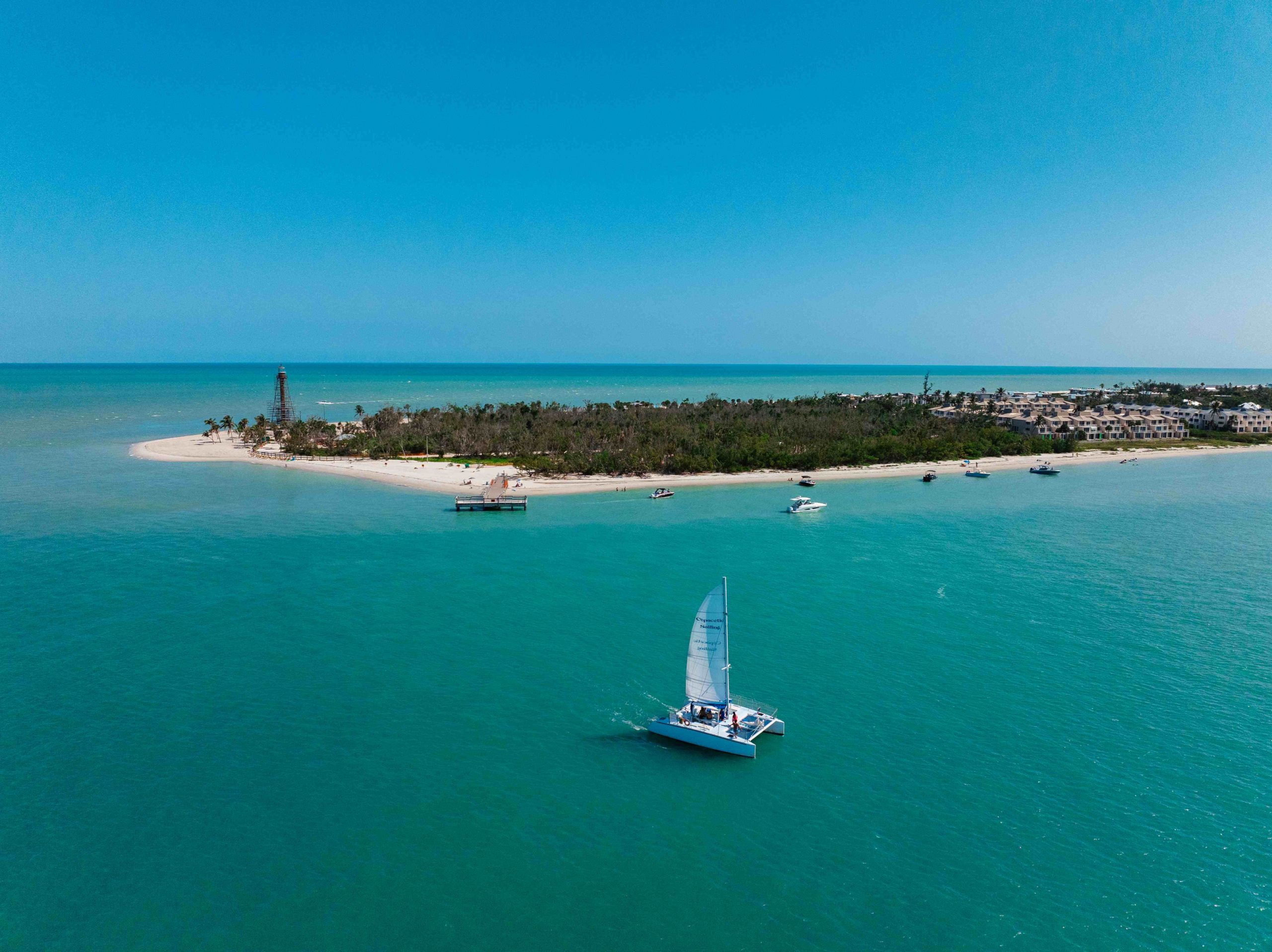 Copacetic Sailing Sanibel Lighthouse2 ©Fort Myers Islands Beaches and Neighborhoods scaled - Fort Myers - Eine emotionale Reise durch verborgene Paradiese