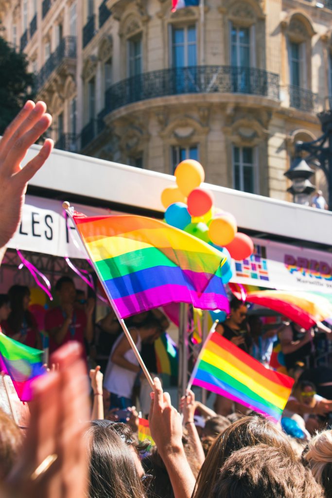 tristan b 72EYDDwn8dE unsplash 683x1024 - Maspalomas Pride: Wie eine Insel zur europäischen LGBTQ+ Hochburg wurde