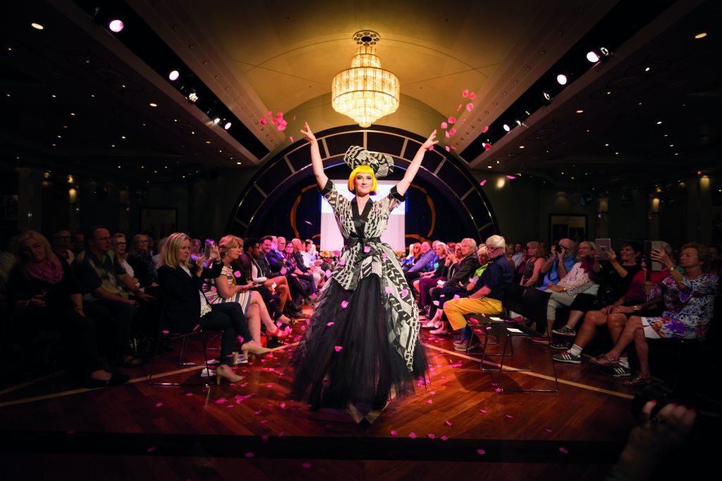 Queen Mary 2 Fashion Cruise: Wenn der Atlantik zum Laufsteg wird ISON 160904 CunardFashion 56158 1 1024x683 - Queen Mary 2 Fashion Cruise: Wenn der Atlantik zum Laufsteg wird