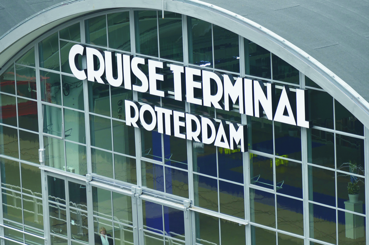 P1030778 - Koningsdam Holland America Line: Royale Taufe in Rotterdam