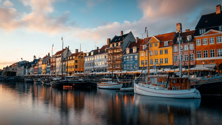 razvan mirel Xz7mcul7TlM unsplash 768x432 - Herman K & Kopenhagen – Eine Stadt unter Strom